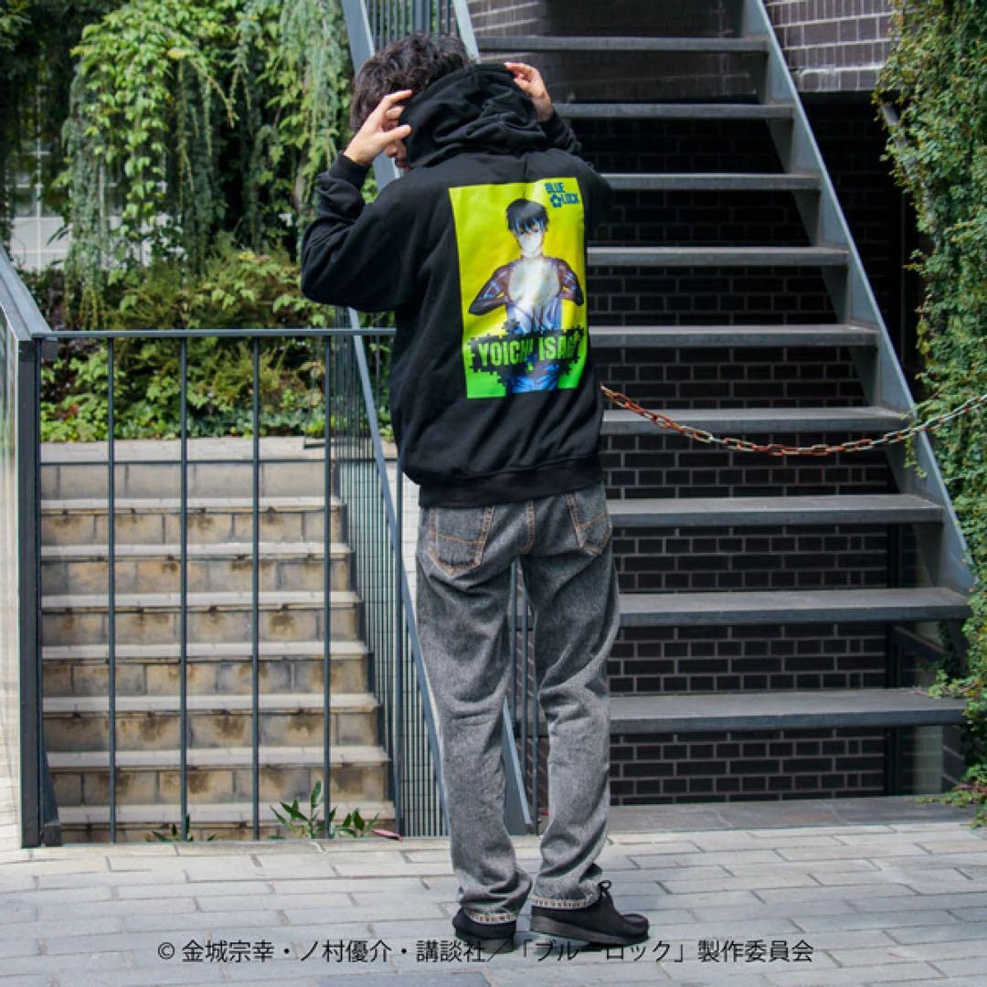 Amazon.co.jp: ブルーロック バックプリントパーカー L 潔世一